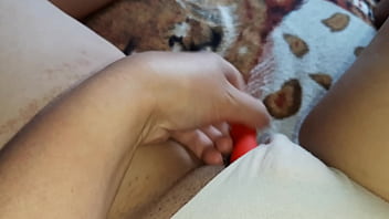 Vibrating clits