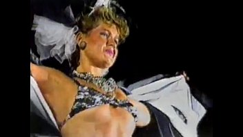 Rainha de carnaval nua