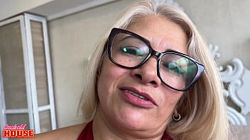 Coroa traindo