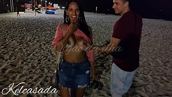 Parabavai gostosa  fazendo sexo na areia da sua casa