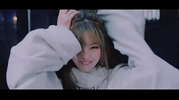 Mondomonger lisa blackpink