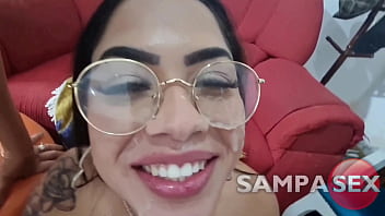 Filmei comendo minha tia