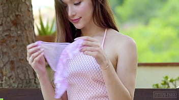 Ellie leen vk.com