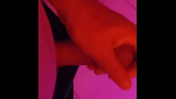 Flagra novinho se masturbando