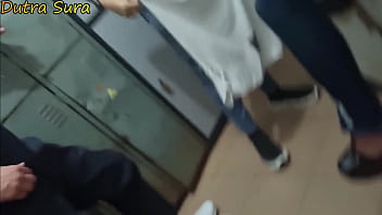 Ayarla sousa chora dando a buceta pra varios caras