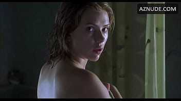 Scarlett johansson pussy print