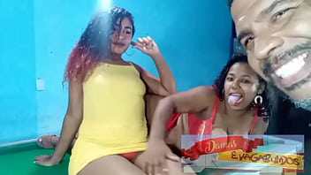 Sexo grupal com travestis tailandesas novinhas