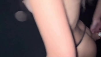 Jovem morrita perdendo a virgindade transando