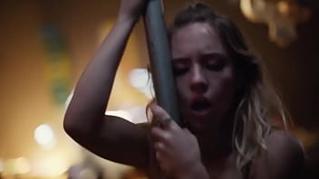 Sydney Sweeney NUDE IA
